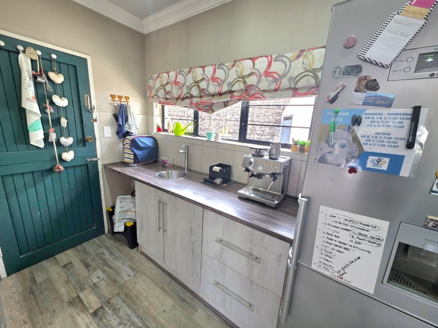 4 Bedroom Property for Sale in Hospitaalheuwel Free State